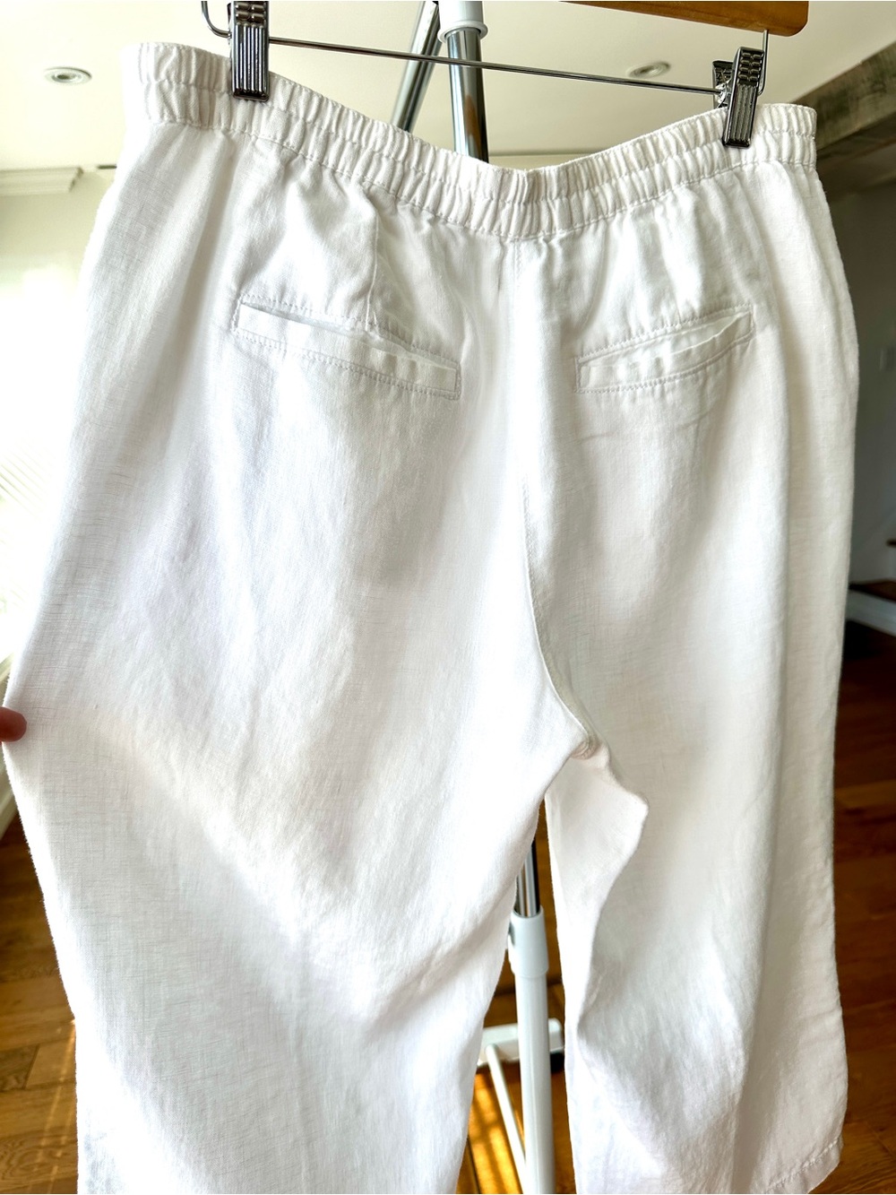 L.L. Bean White Linen Blend Capri Pants - Classic Straight Fit, 💯 Linen, Petite - Picture 3 of 13